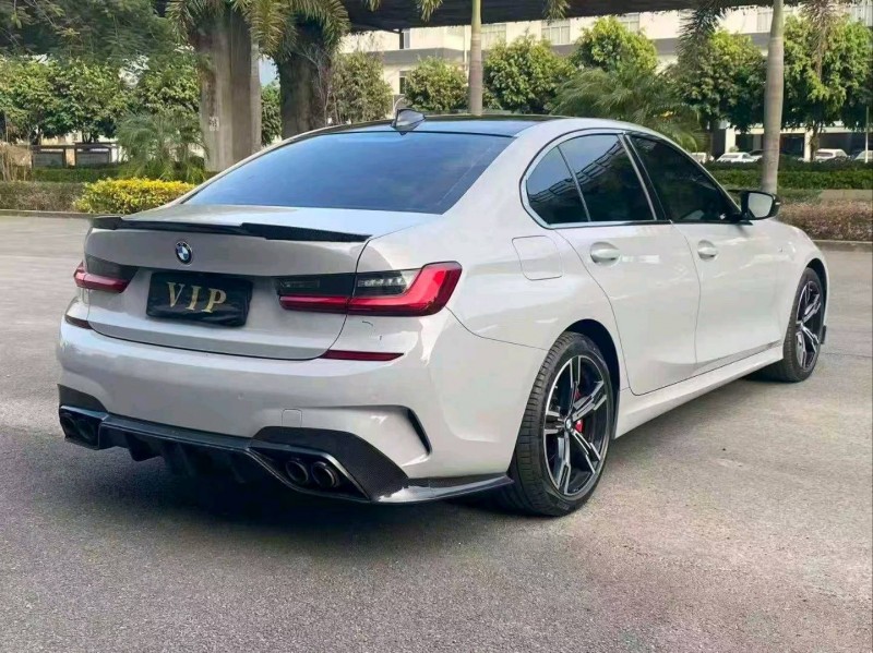 厦门21年宝马3系8