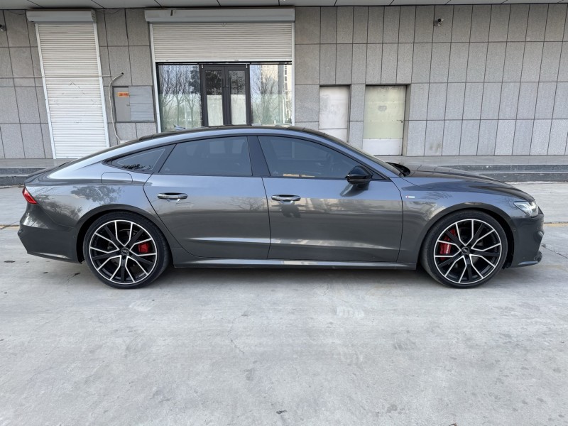 济宁23年奥迪A7L7