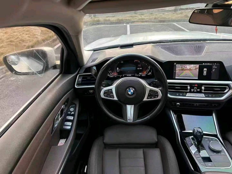 广州21年宝马3系7