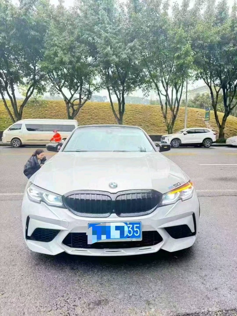 重庆21年宝马3系1