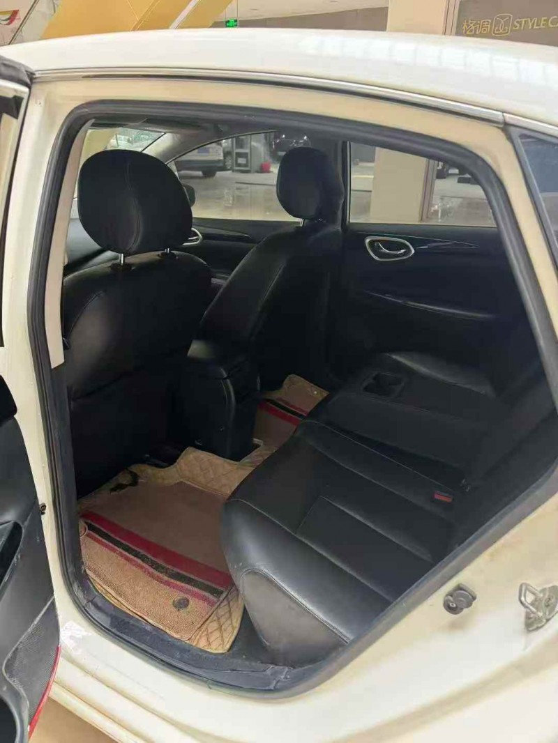 铜陵19年日产轩逸5