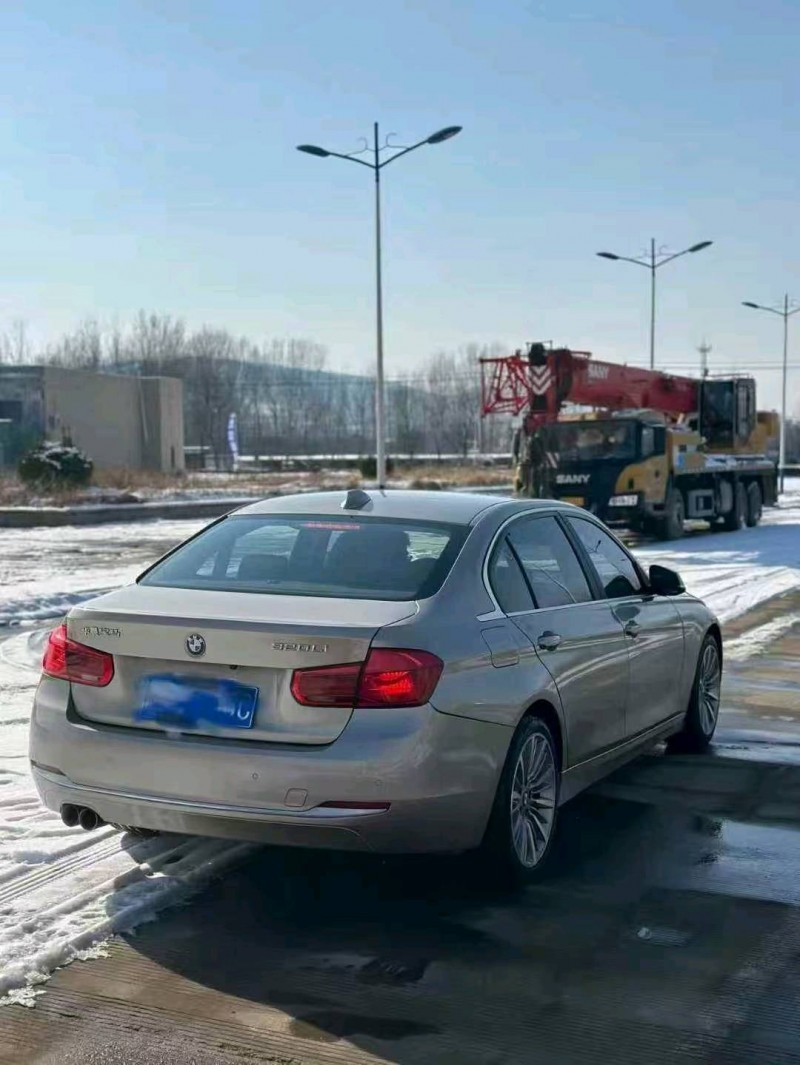 济宁19年宝马3系6