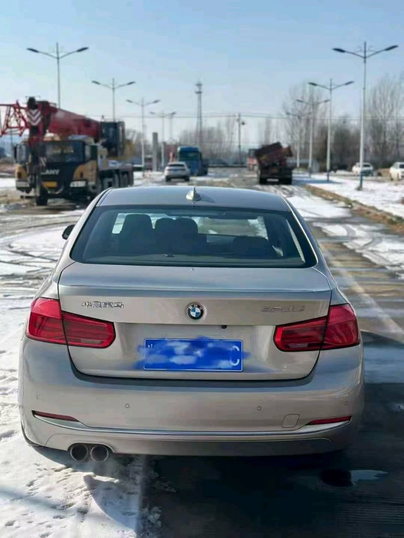 济宁19年宝马3系9
