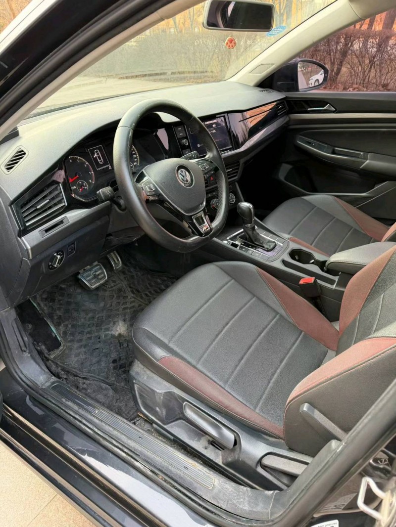 邢台19年大众宝来5