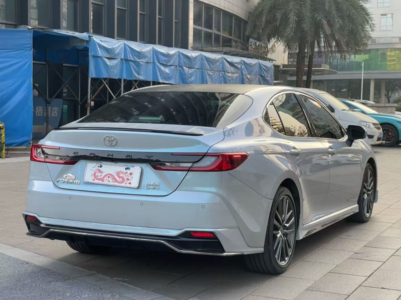佛山24年丰田凯美瑞8