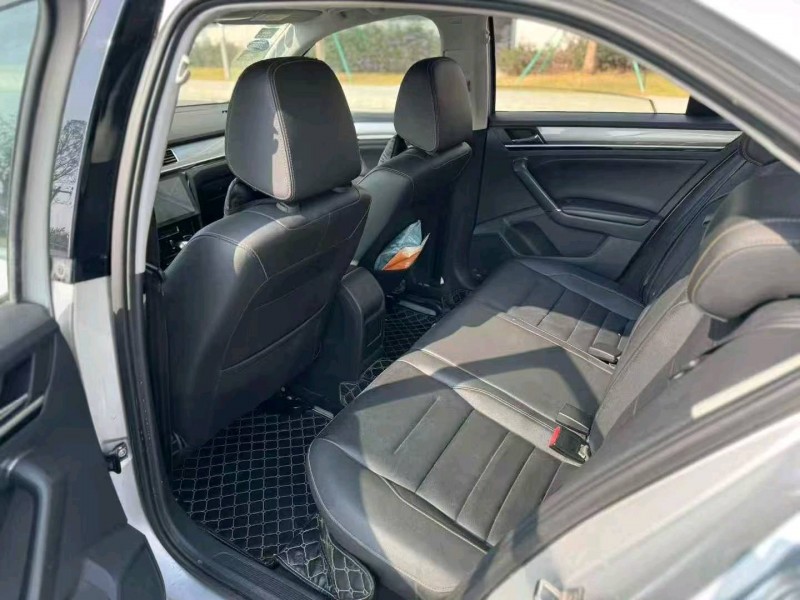 广州17年大众宝来8