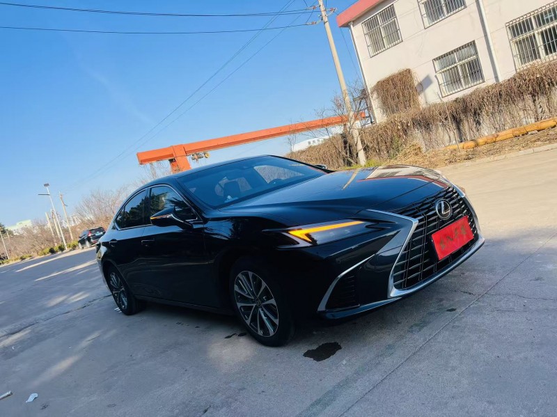 烟台25年雷克萨斯ES2