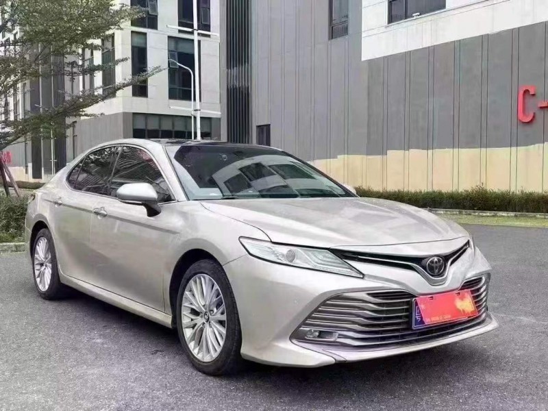 广州21年丰田凯美瑞2