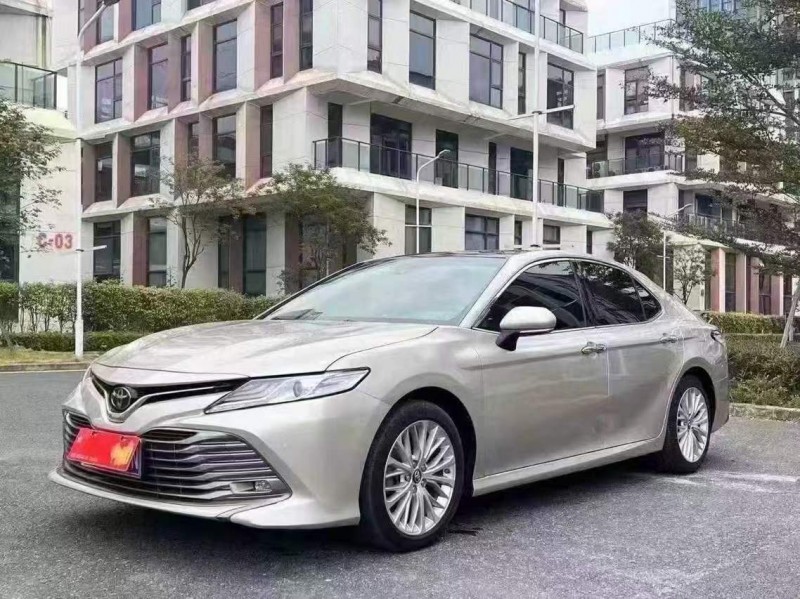 广州21年丰田凯美瑞3