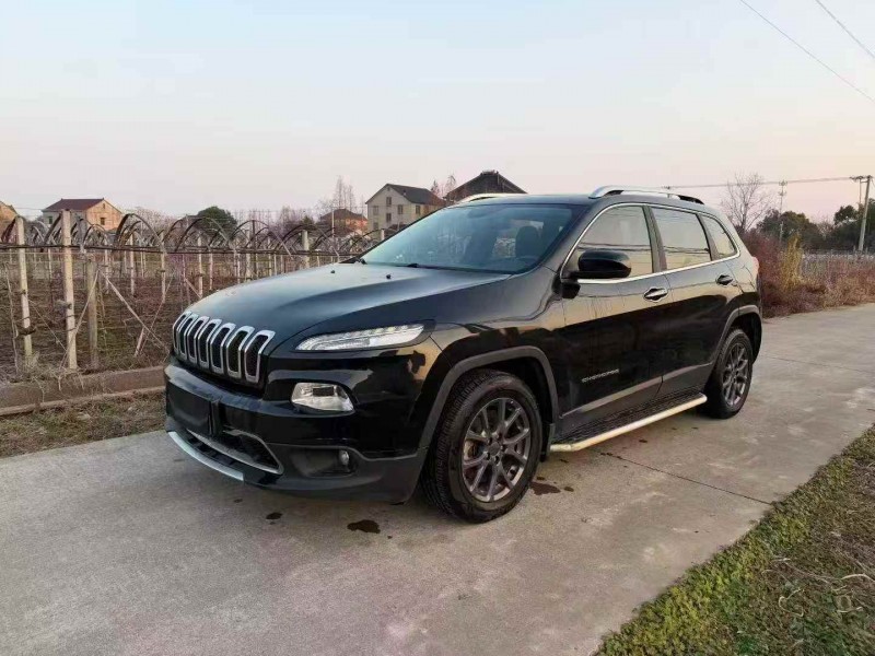 湖州20年Jeep自由光3