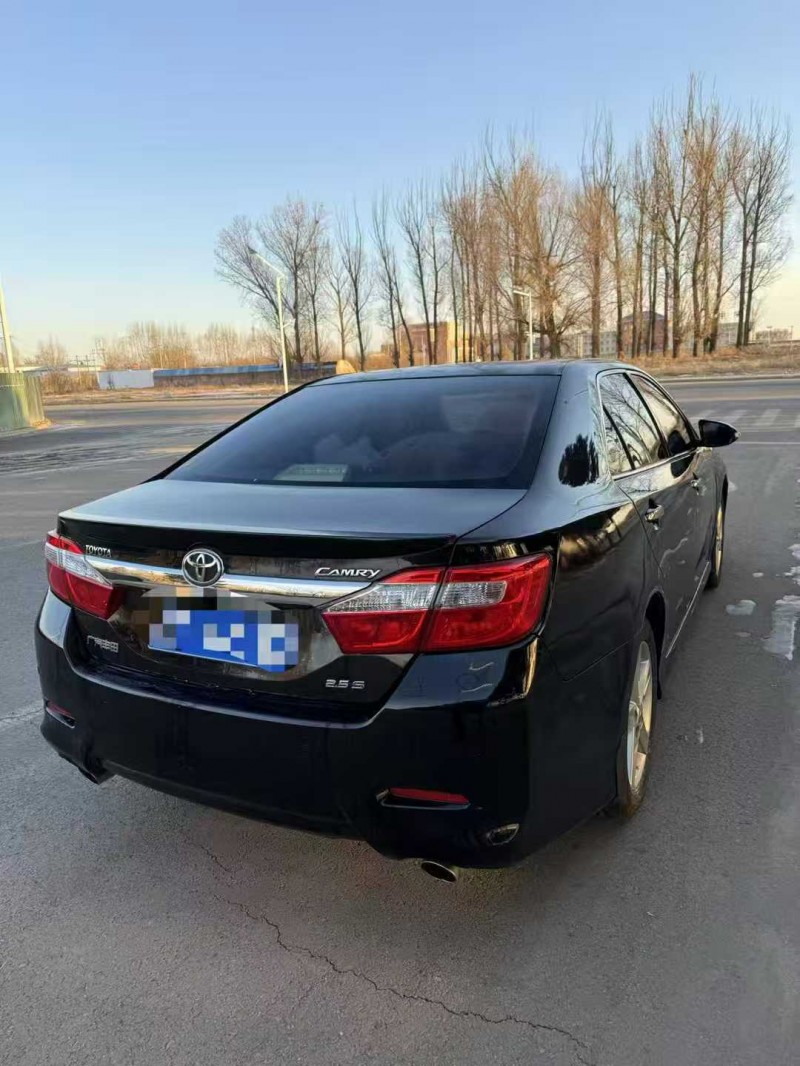 呼和浩特12年丰田凯美瑞7