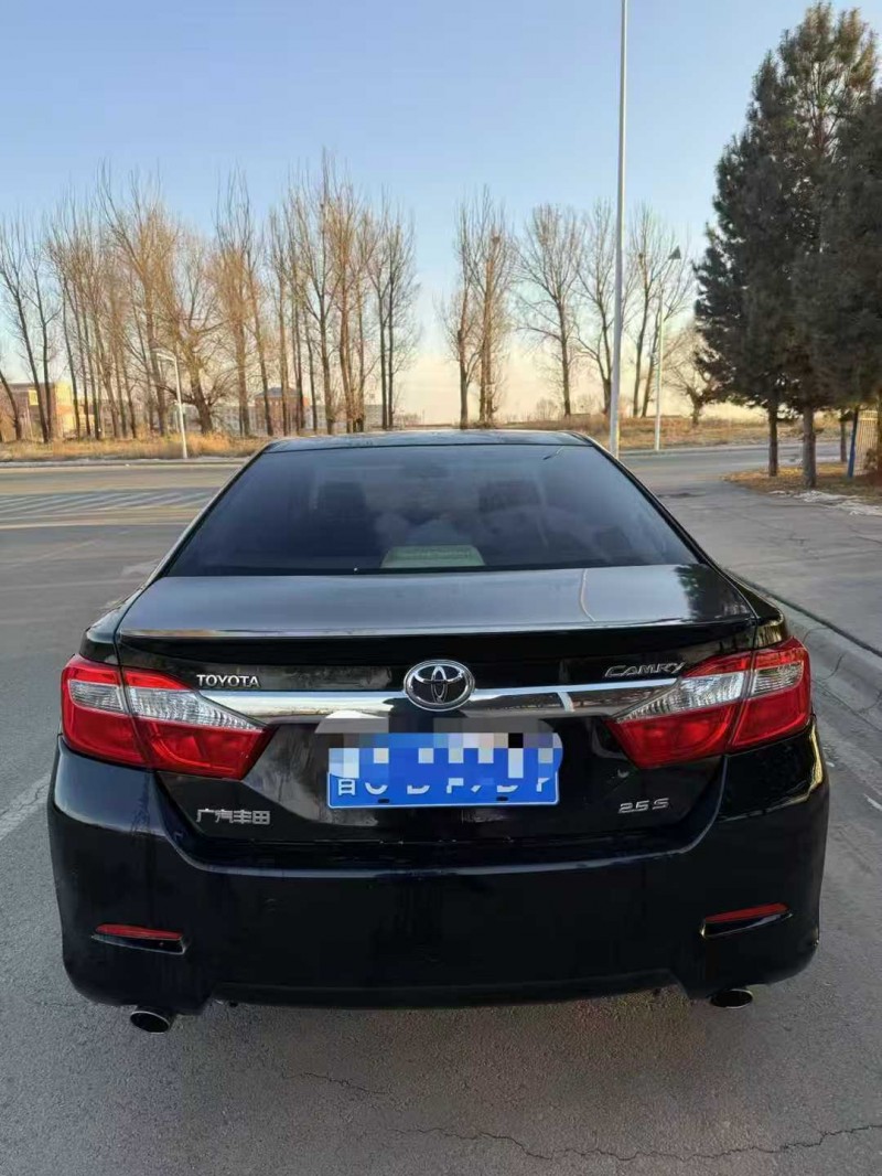 呼和浩特12年丰田凯美瑞8