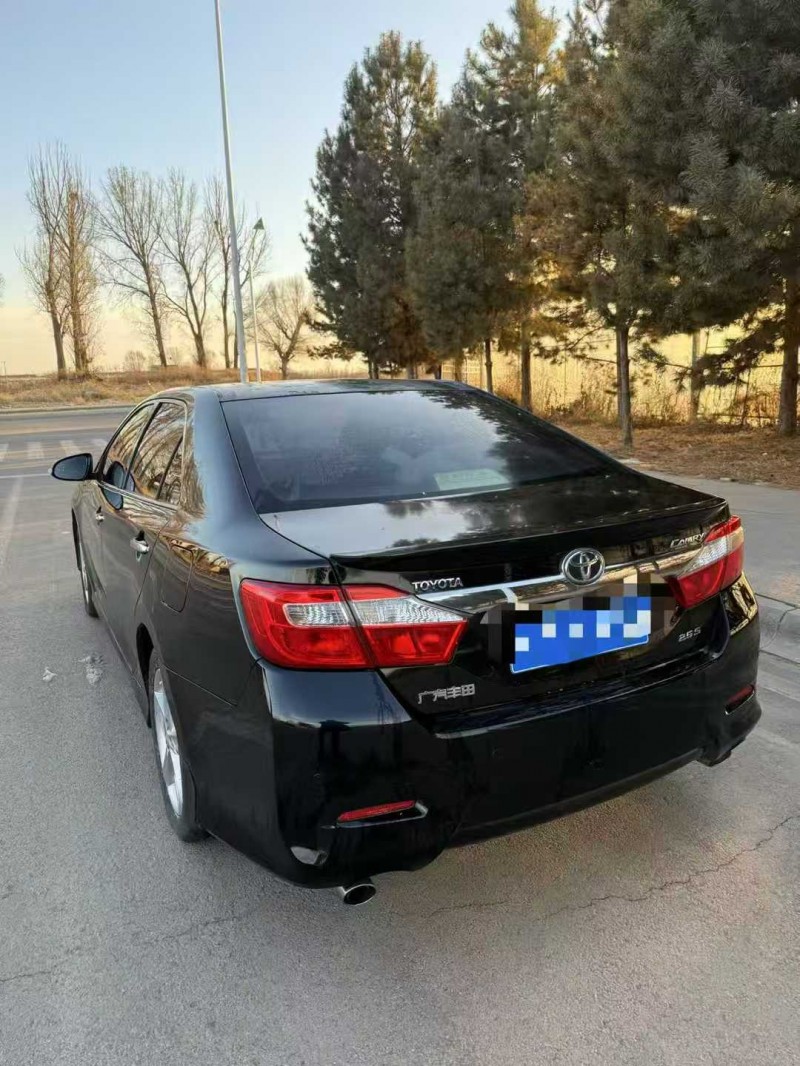 呼和浩特12年丰田凯美瑞9