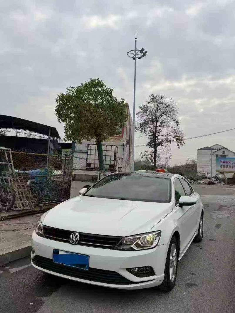 张家界18年大众凌渡2