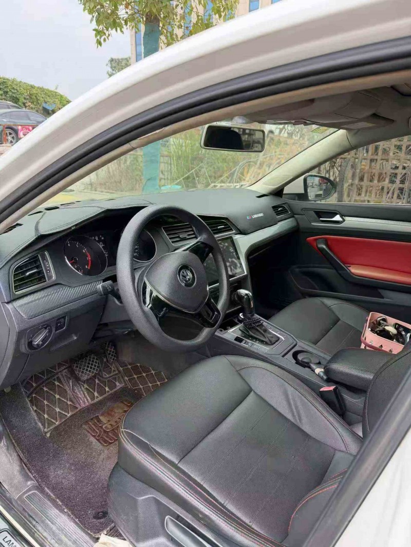 张家界18年大众凌渡7