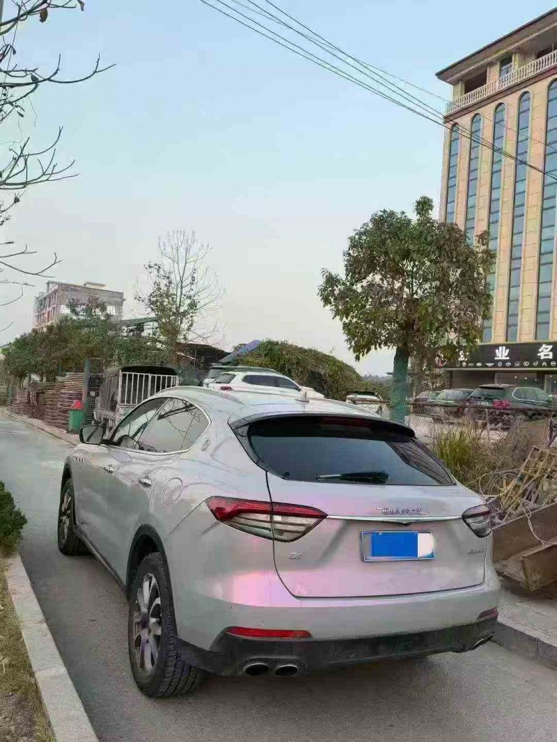 常德17年玛莎拉蒂Levante8