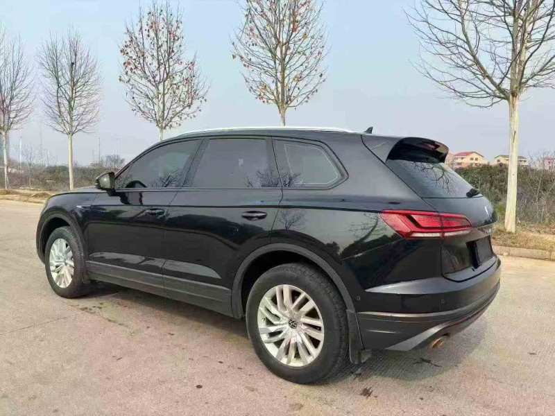 常德21年大众途锐7