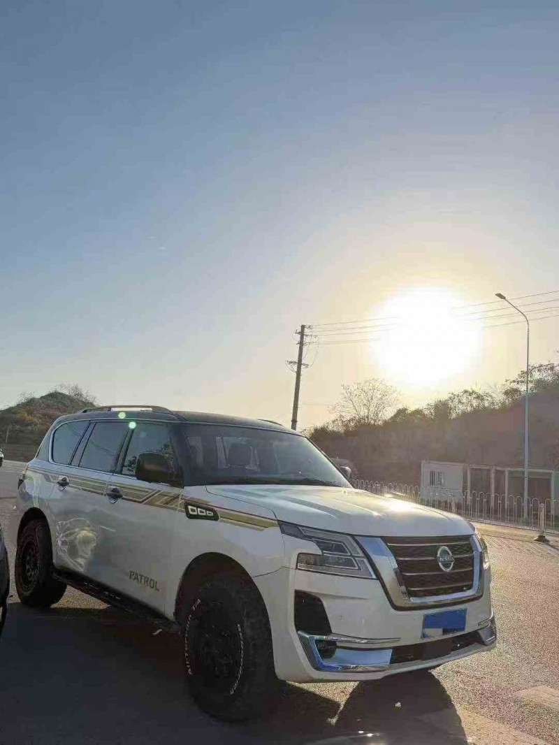 衡阳19年日产途乐3