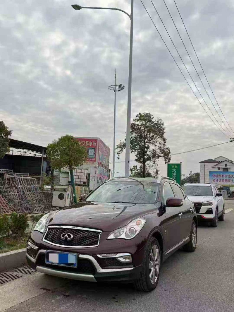 岳阳18年英菲尼迪QX502