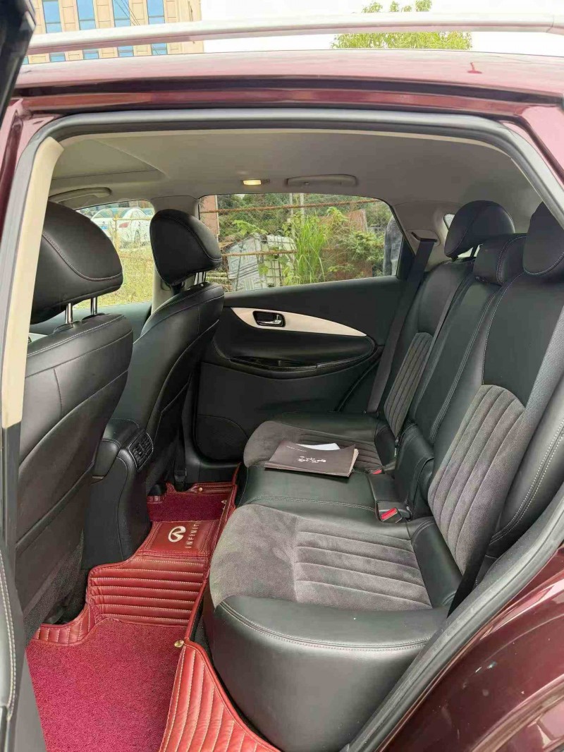 岳阳18年英菲尼迪QX506