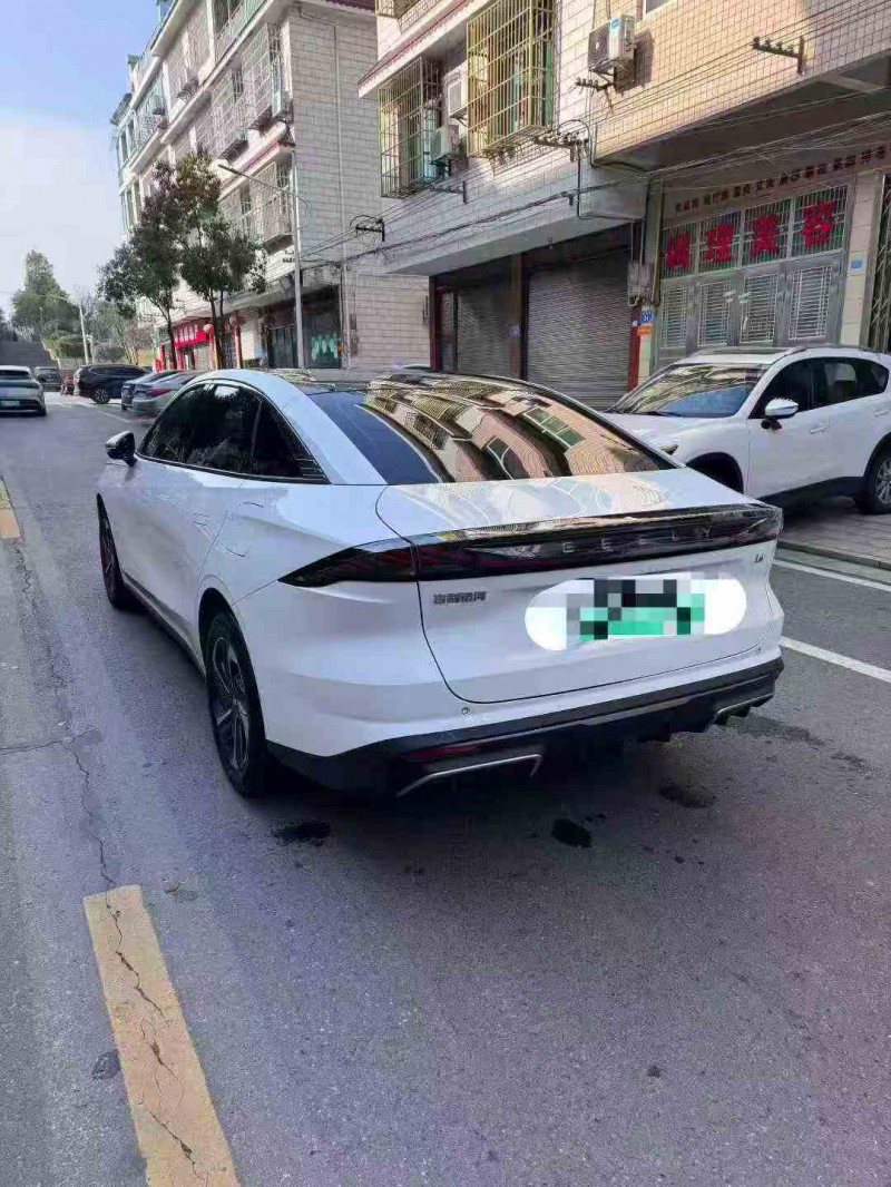 常德23年吉利银河8