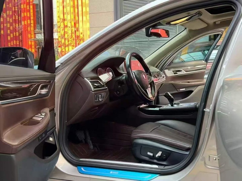 广州16年宝马7系4