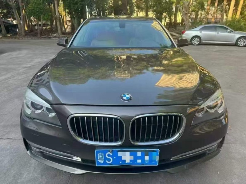 广州13年宝马7系1