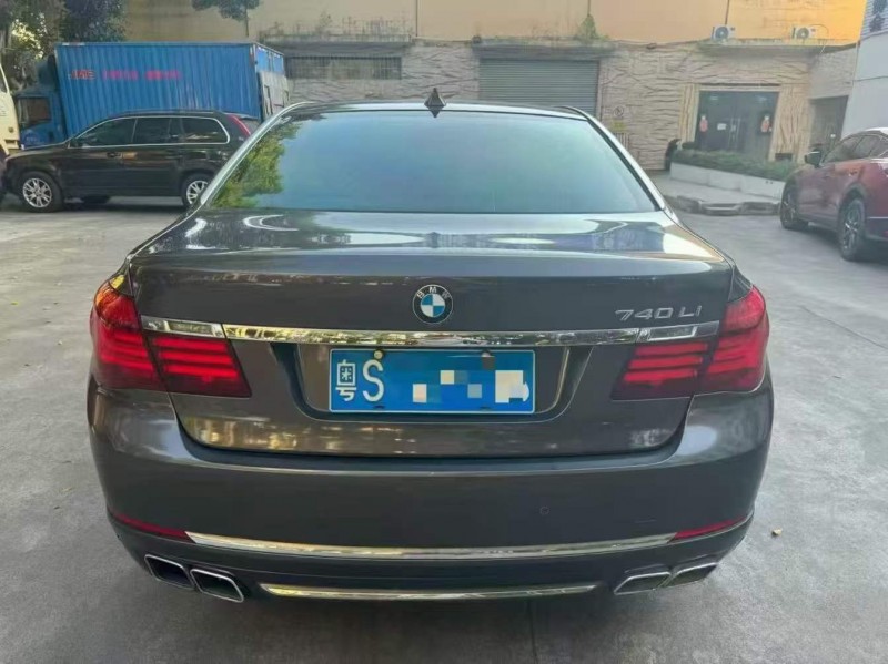 广州13年宝马7系9