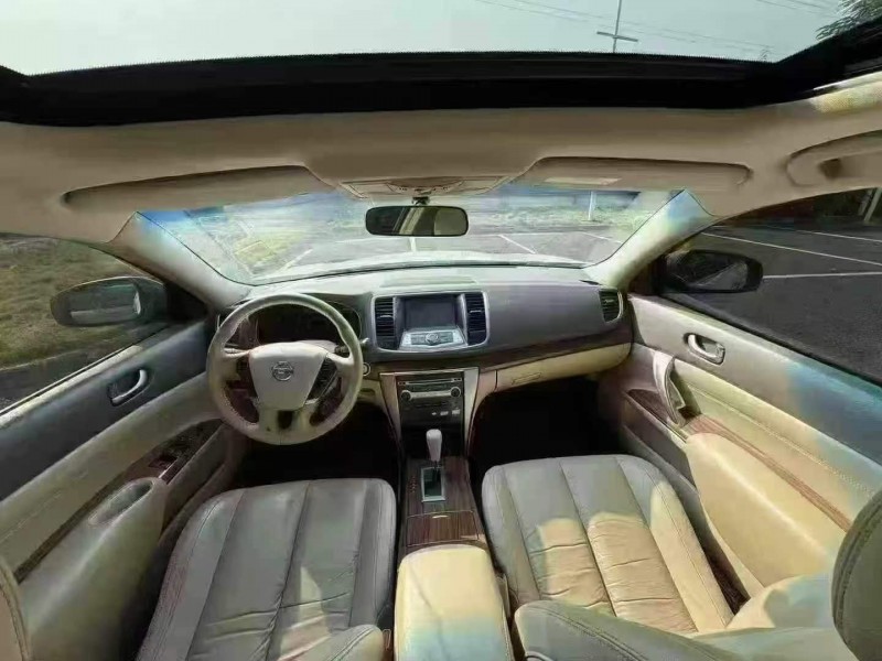 广州12年日产天籁4