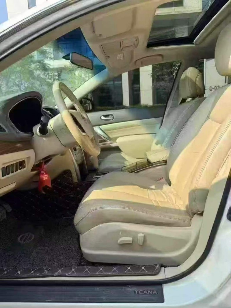 广州12年日产天籁5