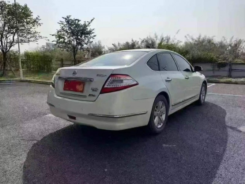 广州12年日产天籁6