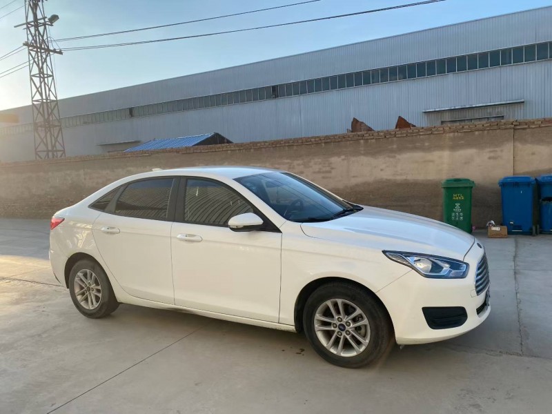 兰州20年福特福睿斯3