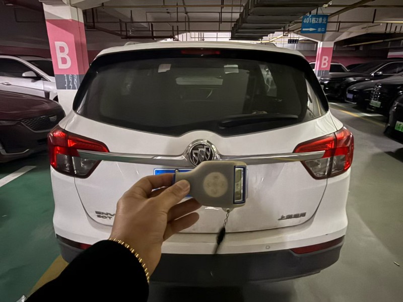 武汉16年别克昂科威7