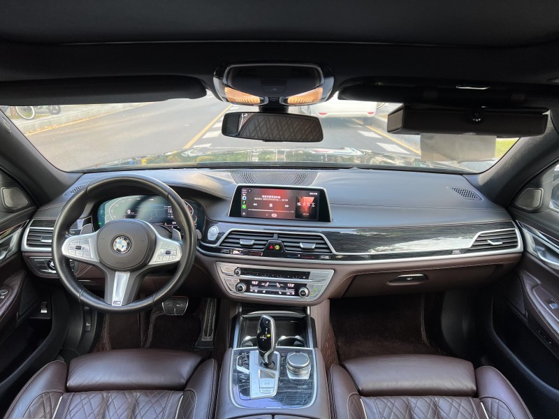 深圳20年宝马7系4