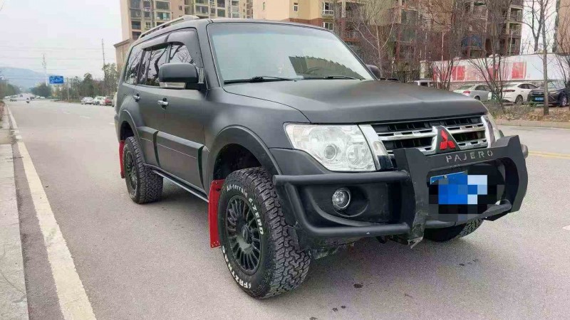 常德14年三菱帕杰罗3