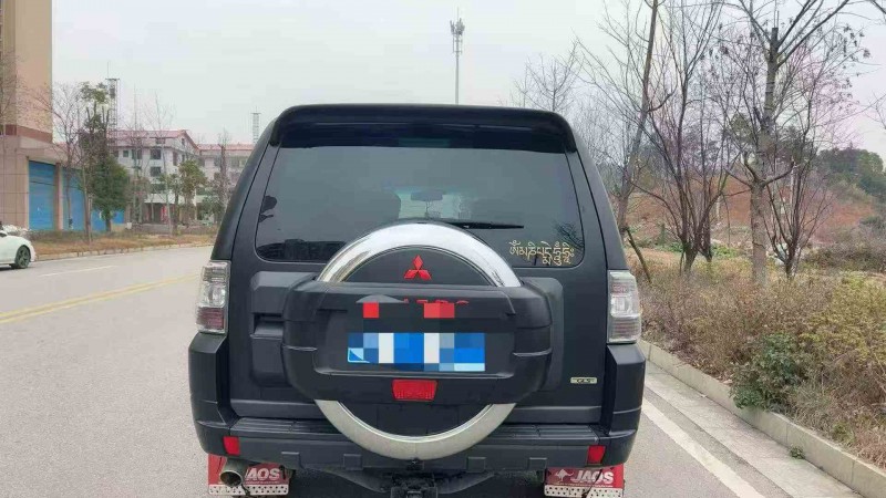 常德14年三菱帕杰罗9