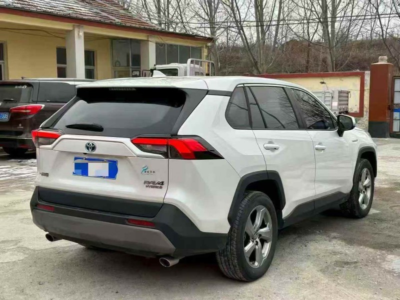 淄博23年丰田RAV4荣放9