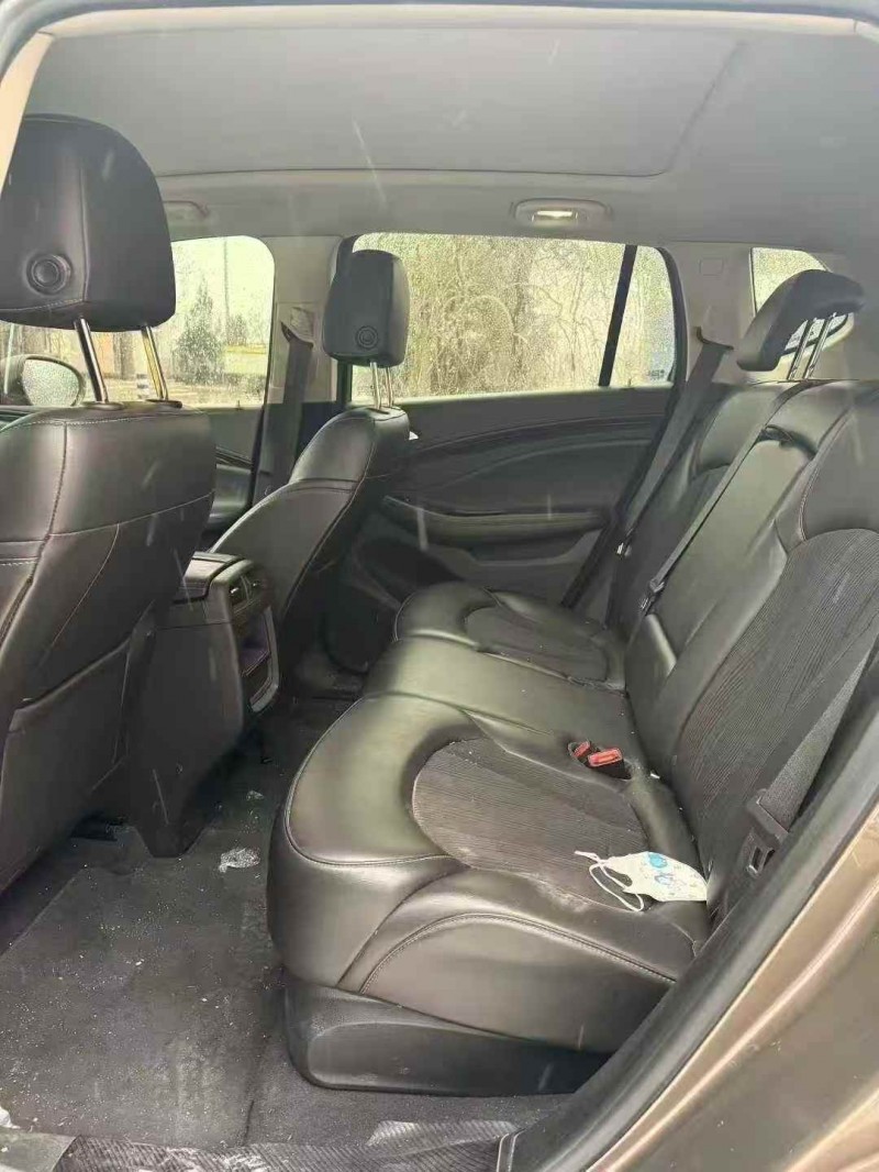 济宁18年别克昂科威6