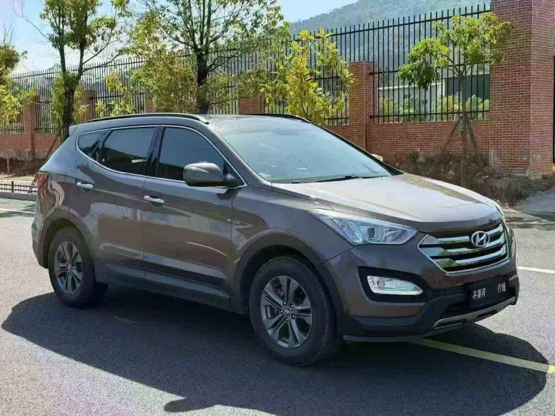 龙岩14年现代新胜达3