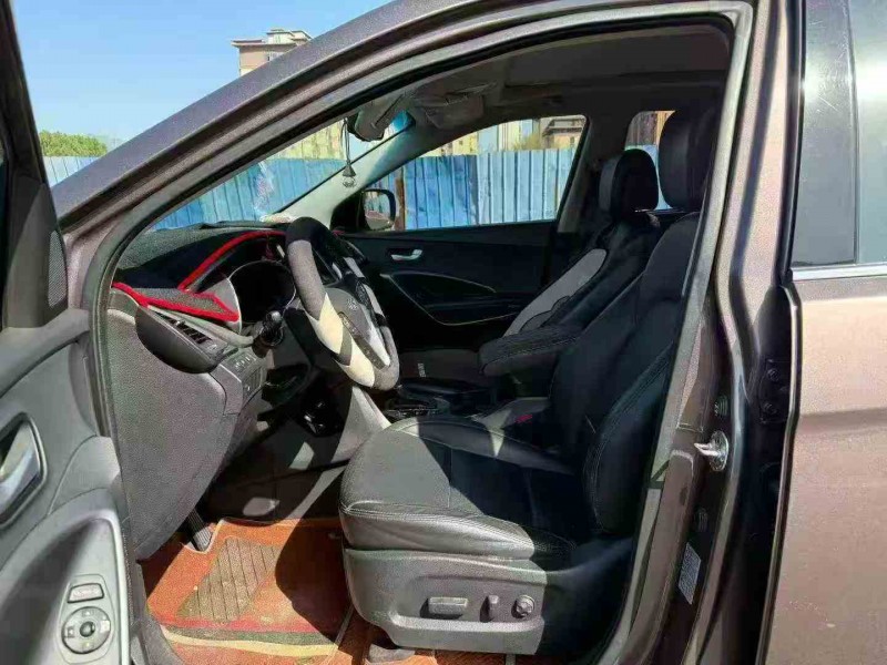 龙岩14年现代新胜达4