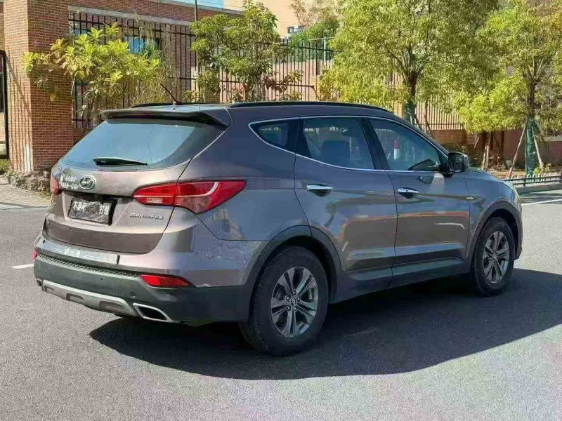 龙岩14年现代新胜达7