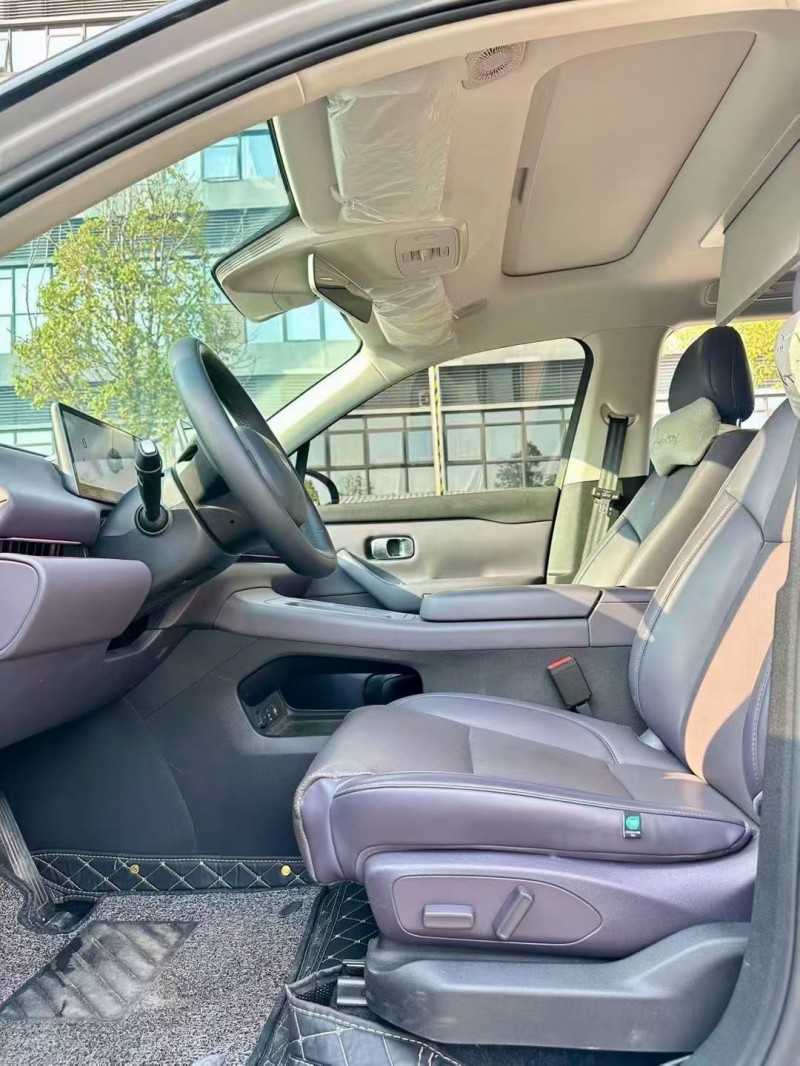 东莞24年零跑汽车C165