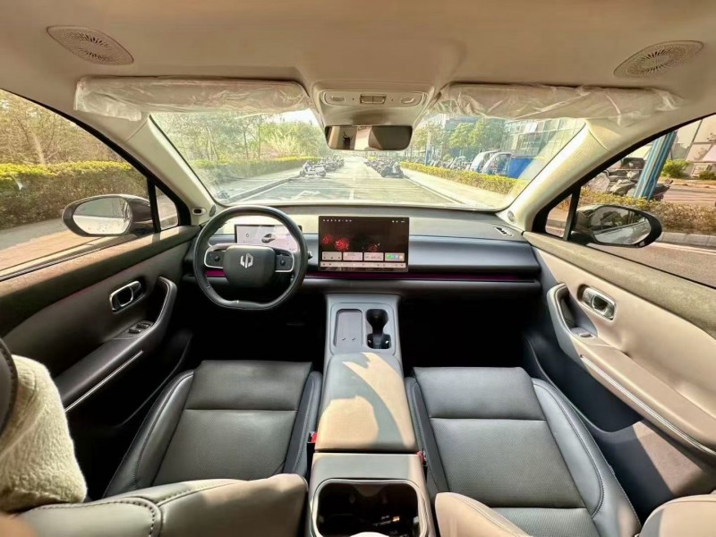 东莞24年零跑汽车C166