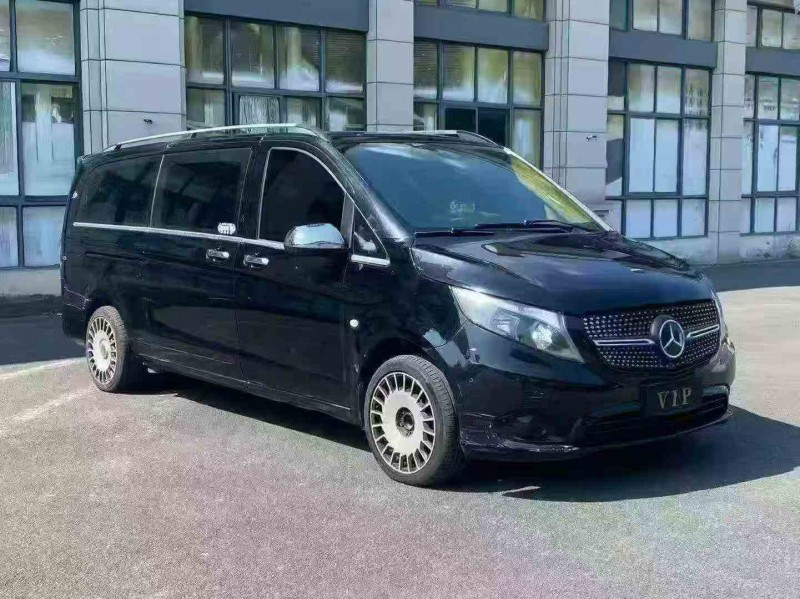 龙岩18年奔驰威霆2