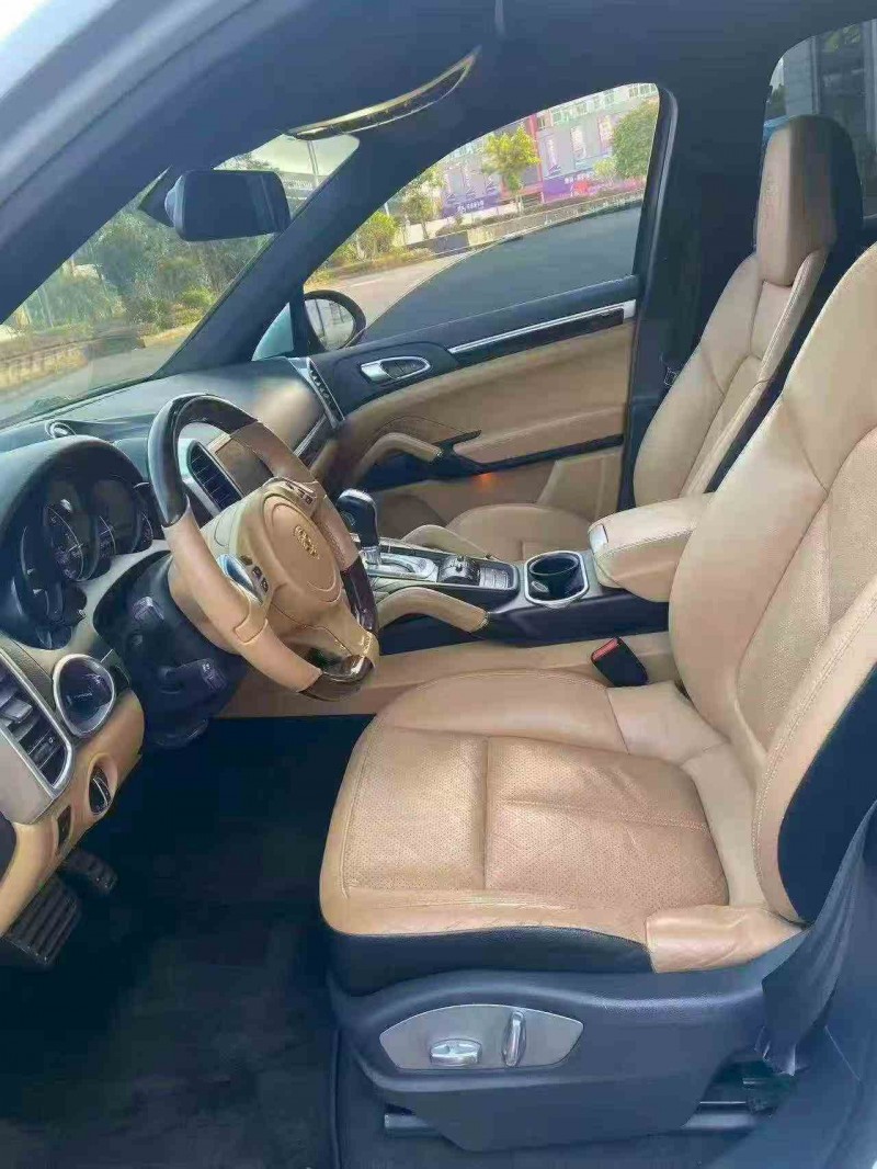 泉州14年保时捷卡宴6