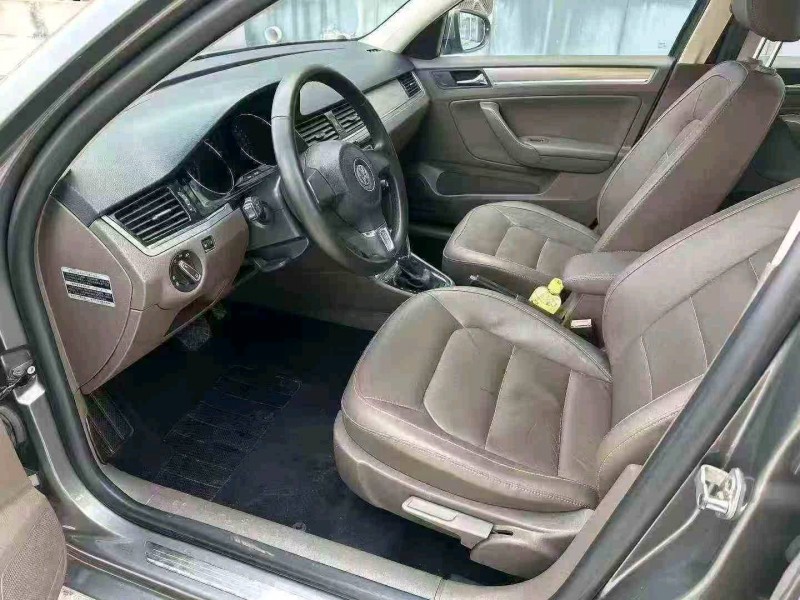 武汉14年大众宝来8