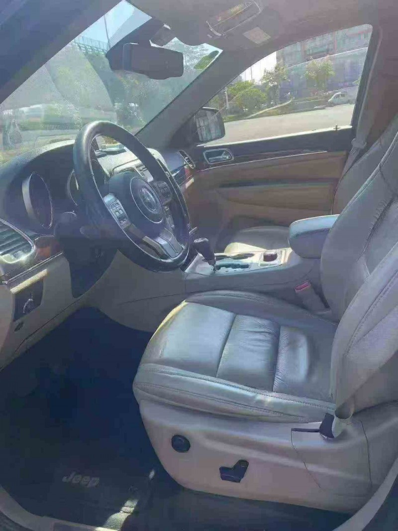 厦门11年Jeep大切诺基4