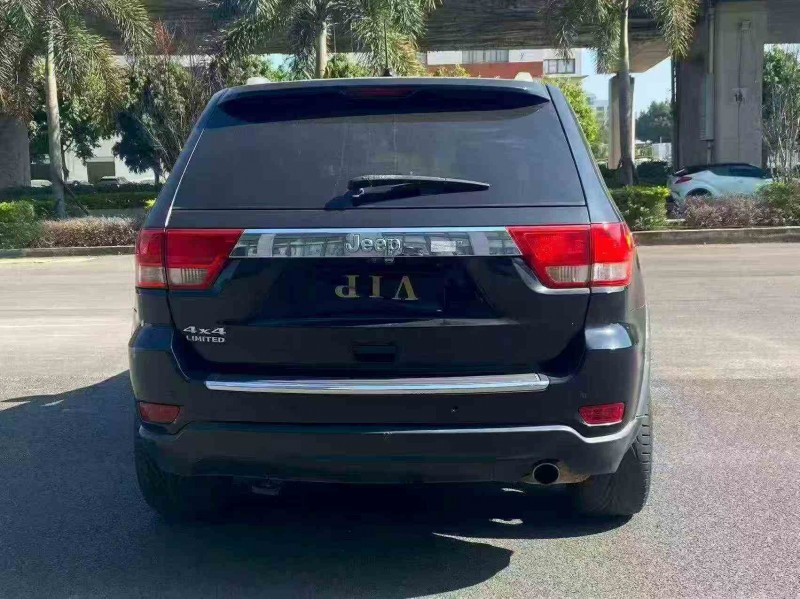 厦门11年Jeep大切诺基9