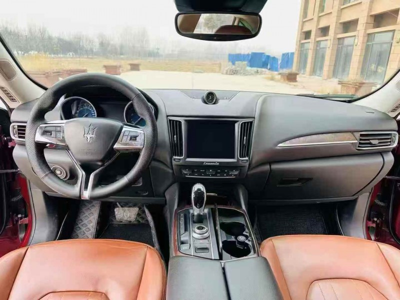 枣庄18年玛莎拉蒂Levante6