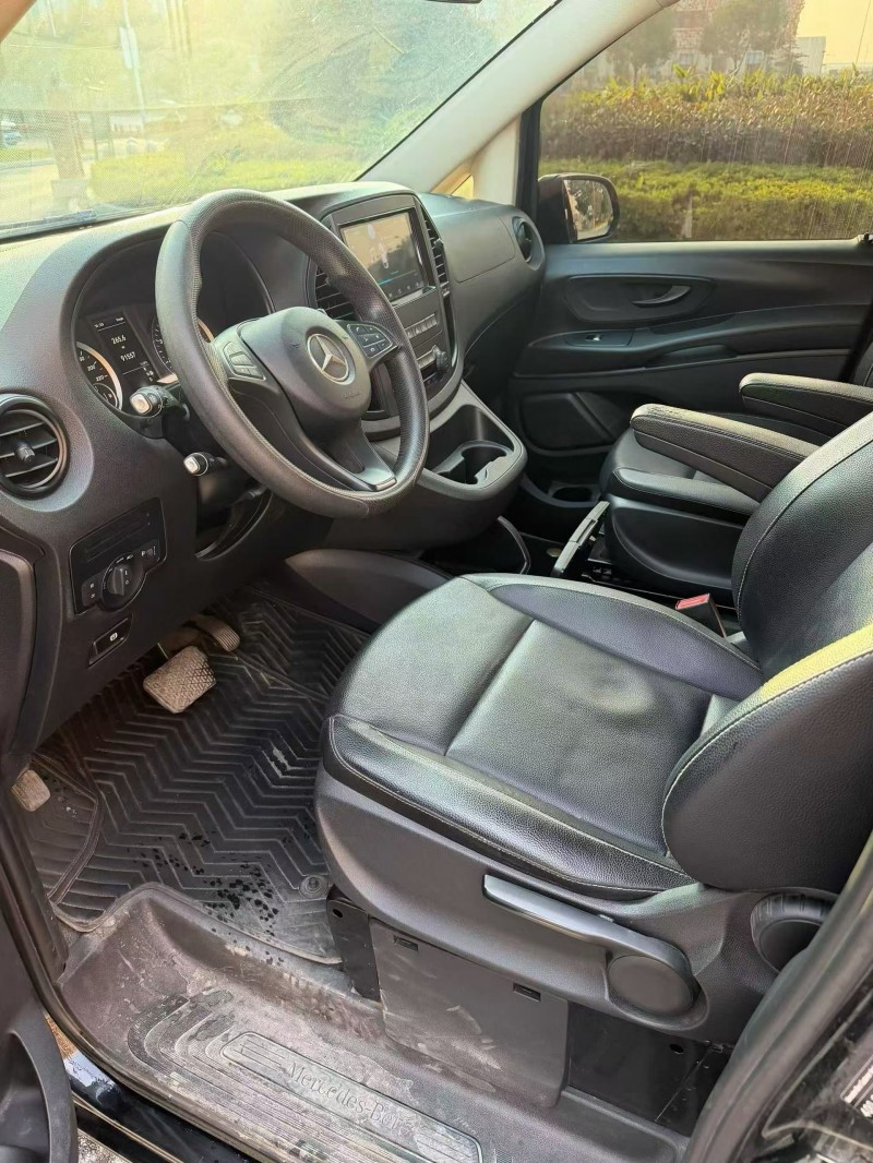 安阳20年奔驰威霆3